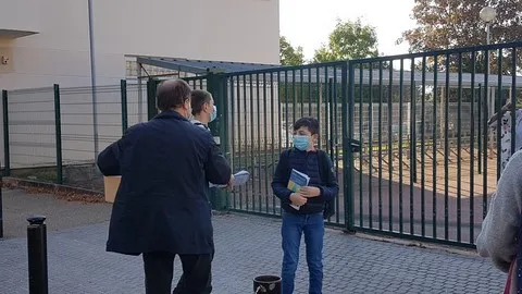 Distribution de masques aux collégiens Covid-19, Catherine Aliquot-Vialat, distribution de masques aux collégiens
