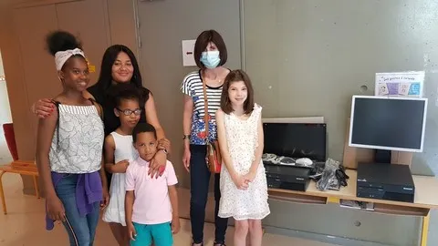 Ordinaterus reconditionnés donnés à des élèves été apprenant, Catherine Aliquot-Vialat, ordinateurs reconditionnés donnés à des élèves, 23 juin 2020