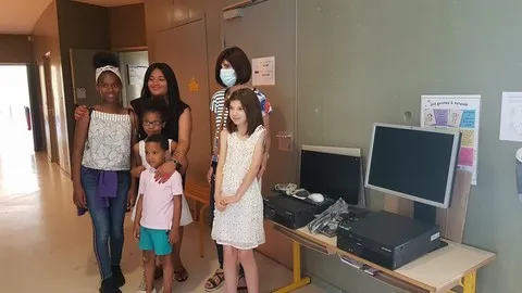 Ordinaterus reconditionnés donnés à des élèves été apprenant, Catherine Aliquot-Vialat, ordinateurs reconditionnés donnés à des élèves, 23 juin 2020