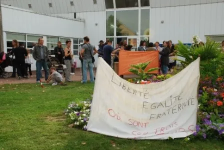 St Pierre du Perray manifestation du 16 sept 2011